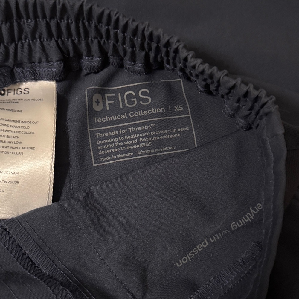 Figs xs yola scrub pants - Picture 2 of 3